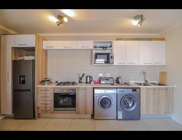 1 BEDROOM APARTMENT FOR SALE IN MODDERFONTEIN